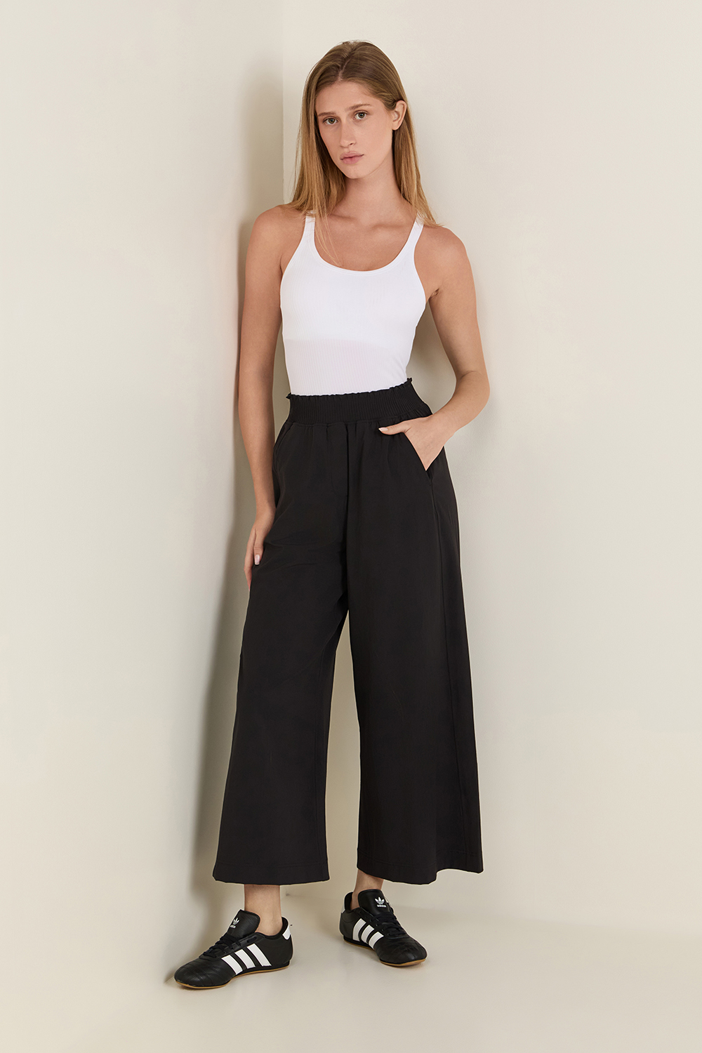 Stretch Woven High-Rise Wide-Leg Cropped Pant